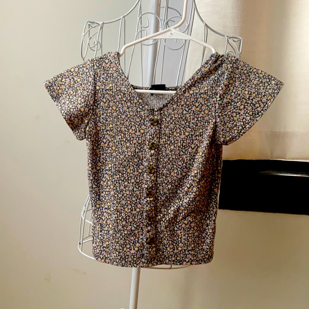 Art Class Floral Button Crop Top